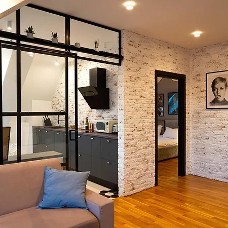 Urban Oasis Apartments With Parking Bucharest Exterior photo