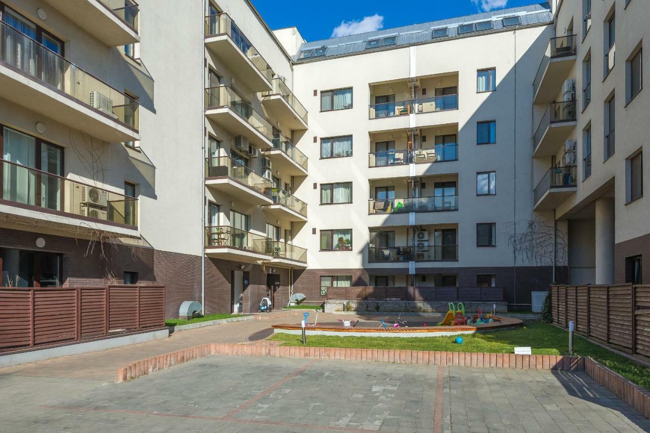 Apartment Urban Oasis With Parking Bucharest